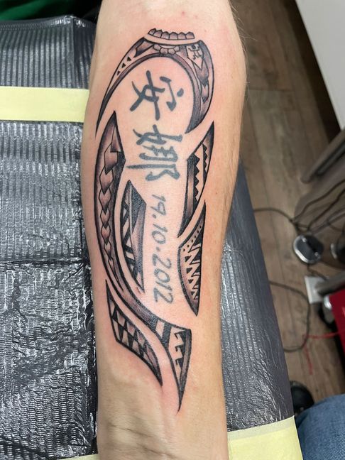 Kaliber 45 | Tattoo Studio Wels