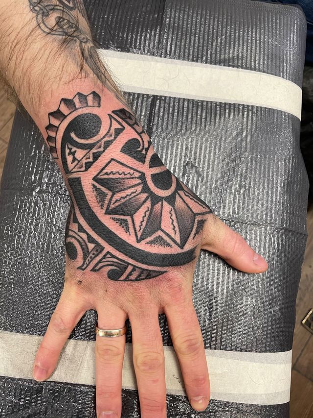 Kaliber 45 | Tattoo Studio Wels