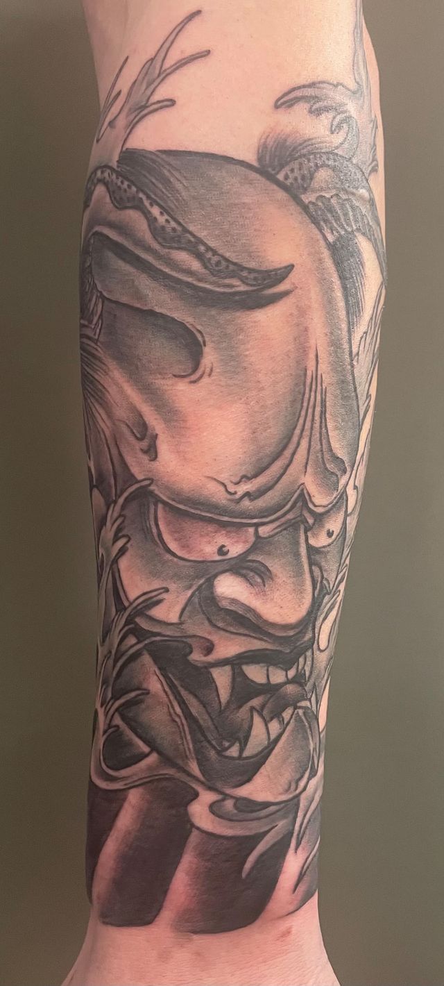 Kaliber 45 | Tattoo Studio Wels