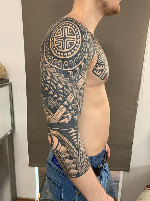 Kaliber 45 | Tattoo Studio Wels
