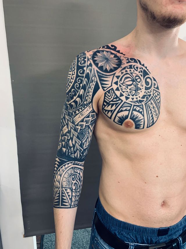 Kaliber 45 | Tattoo Studio Wels