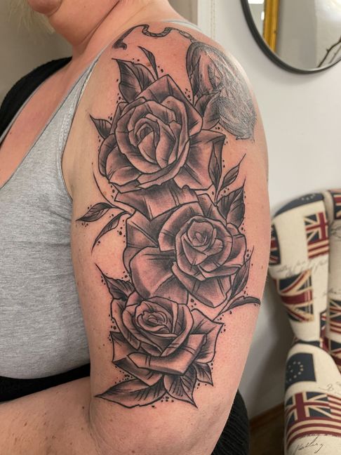 Kaliber 45 | Tattoo Studio Wels