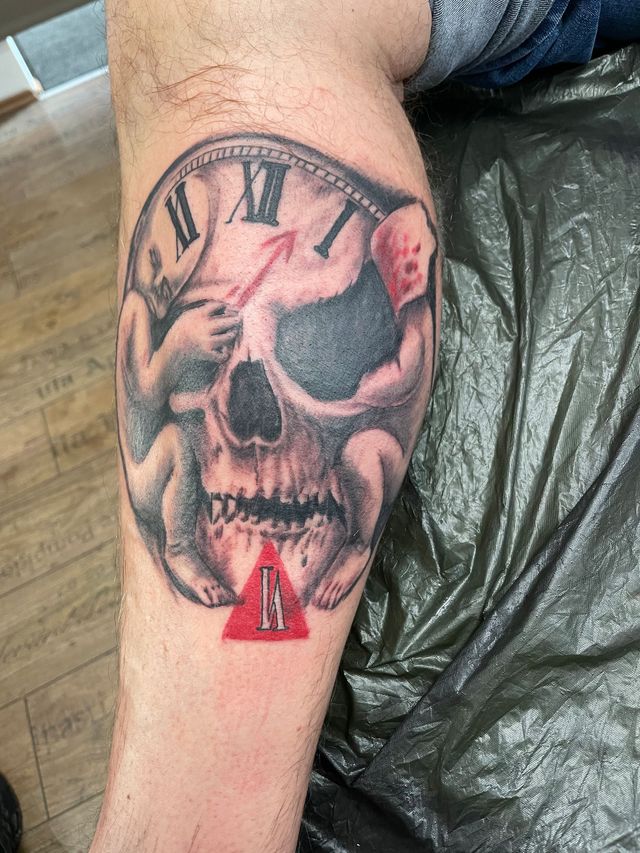 Kaliber 45 | Tattoo Studio Wels